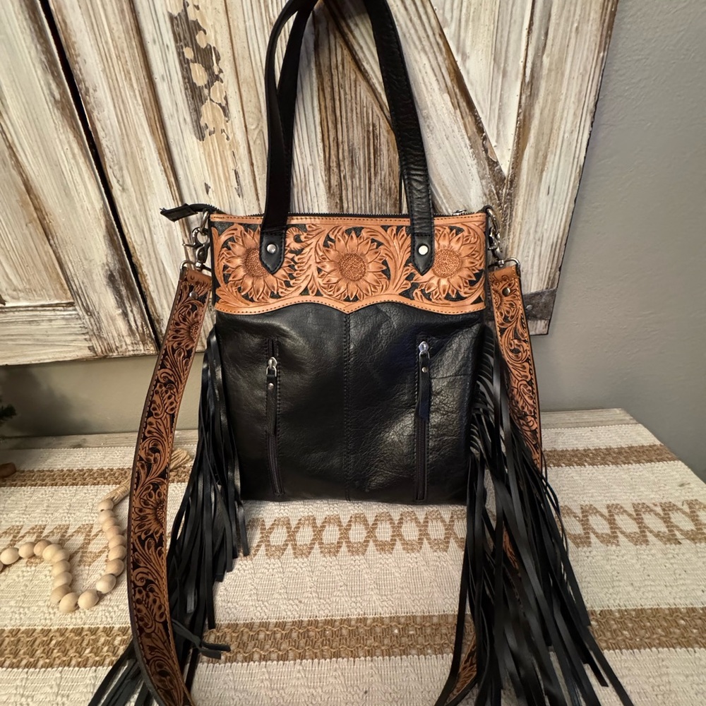 Beautiful Handcrafted Leather and Cowhide Fringe Bag! New! - Picture 4 of 16